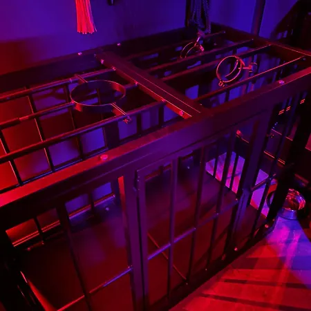 Appartement Secret Bdsm - Stylowy I Klimatyczny Dla Doroslych, New - Fotel Gyno, Klimatyzacja, Parking Podziemny *