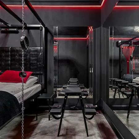 Apartment Secret Bdsm - Stylowy I Klimatyczny Dla Doroslych, Klimatyzacja, Parking Podziemny, Pelne Wyposazenie Warsaw