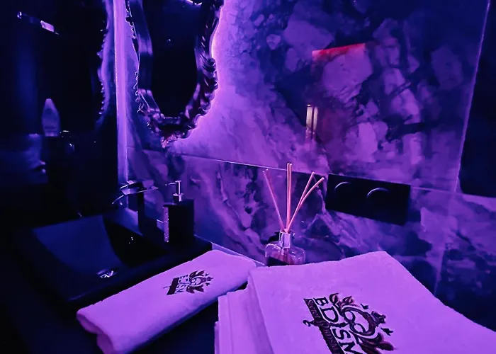 Secret Bdsm - Stylowy I Klimatyczny Dla Doroslych, New - Fotel Gyno, Klimatyzacja, Parking Podziemny * Warszawa