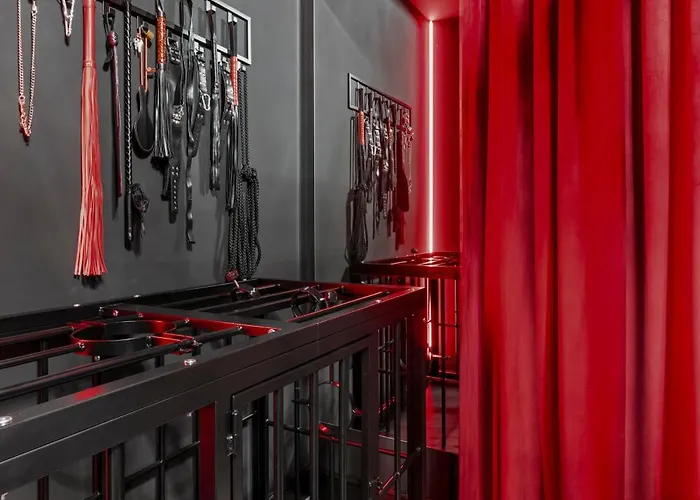 Secret Bdsm - Stylowy I Klimatyczny Dla Doroslych, New - Fotel Gyno, Klimatyzacja, Parking Podziemny Warszawa