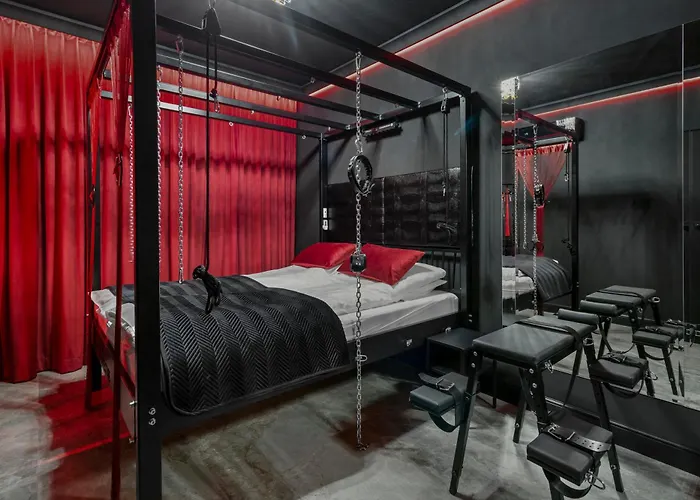 Lejlighed Secret Bdsm - Stylowy I Klimatyczny Dla Doroslych, New - Fotel Gyno, Klimatyzacja, Parking Podziemny