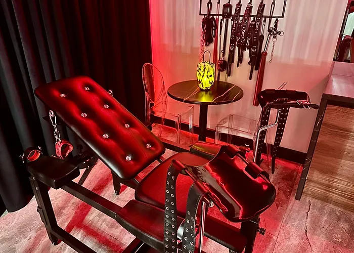 Secret Bdsm - Stylowy I Klimatyczny Dla Doroslych, New - Fotel Gyno, Klimatyzacja, Parking Podziemny Warszawa