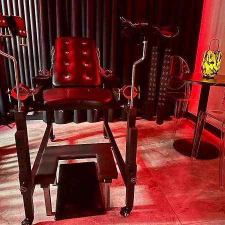 公寓 Secret Bdsm - Stylowy I Klimatyczny Dla Doroslych, New - Fotel Gyno, Klimatyzacja, Parking Podziemny