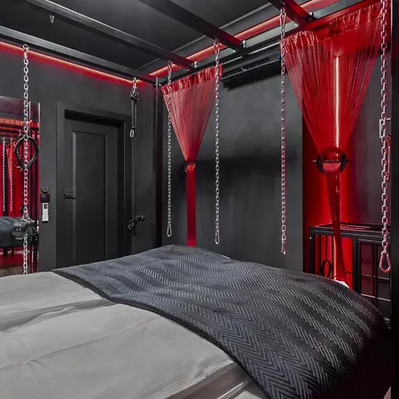 Secret Bdsm - Stylowy I Klimatyczny Dla Dorosłych, Klimatyzacja, Parking Podziemny, Pełne Wyposażenie *